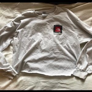 North face cropped shirt